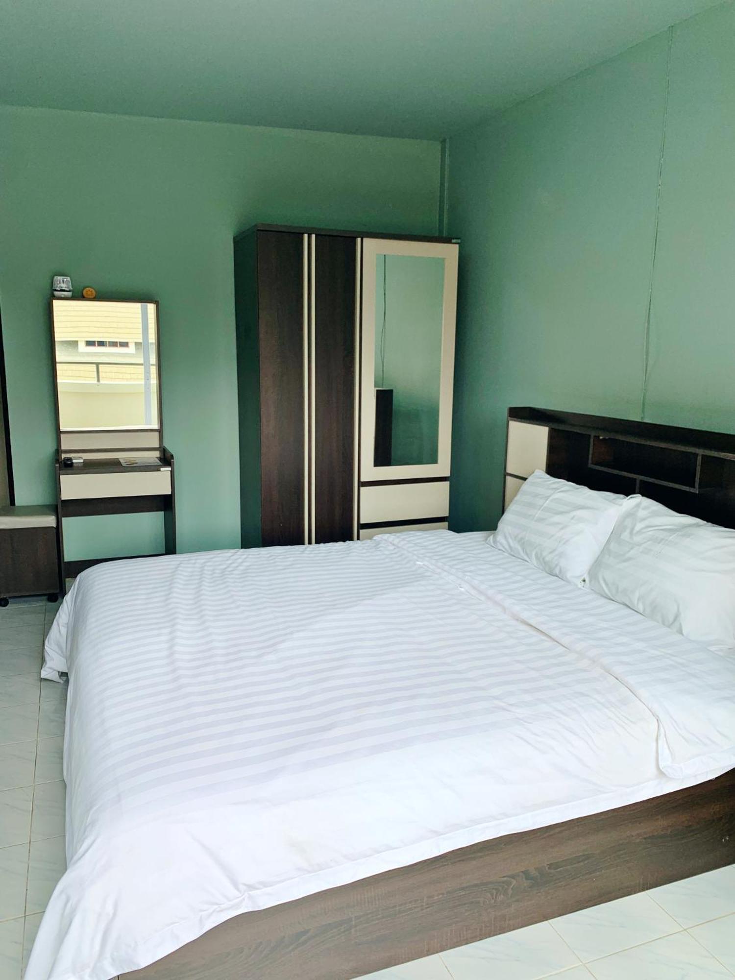 4 Palms Hotel Pratumanak Паттайя Экстерьер фото