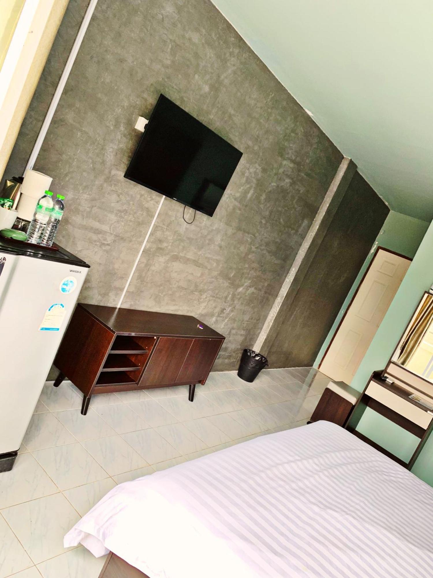 4 Palms Hotel Pratumanak Паттайя Экстерьер фото